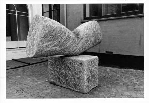 Organisme 1983, skulptur, granit