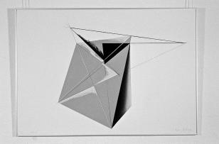 To femkanter i konfiguration, 1985, collage og kridt