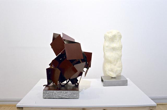 Skulpturpar', 1987, h: 80 og 70 cm (reg. 21 a og b)