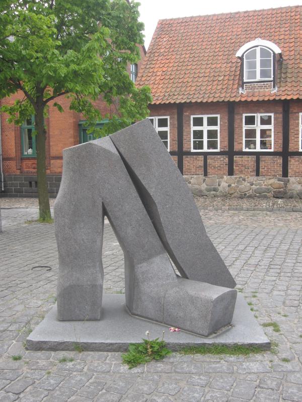 Værket på dets placering ved Søndergade 14. Foto: Julie Damgaard Nielsen.