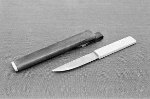 Kniv med skede