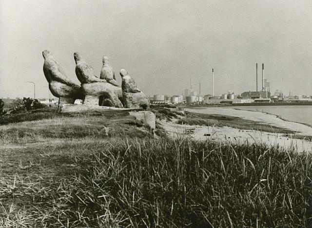 "Mennesker på en strandbred". 1954. Forstudie til Mennesker ved Havet.